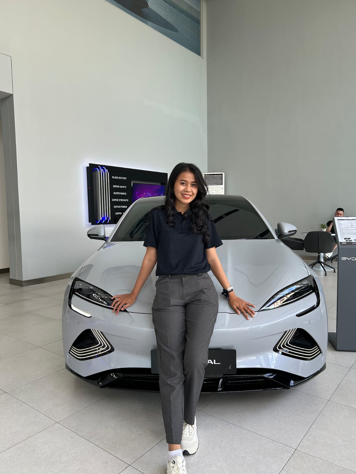 Okta - Sales Consultant BYD Jakarta Selatan